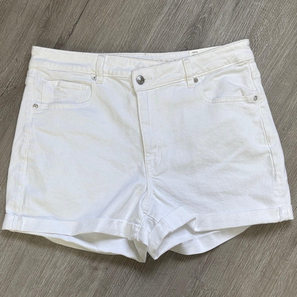 American Eagle Outfitters White mom short 14/32w